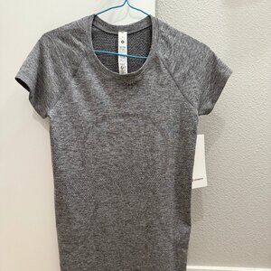 NWT Lululemon Swiftly Tech Short-Sleeve Shirt 2.0 Hip Length